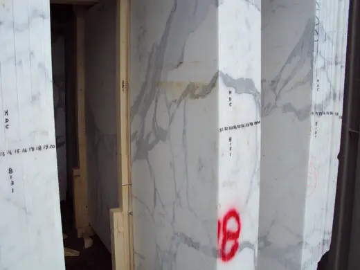 Statuario marmo, superficie di lastra – Marmi di Carrara – grigio chiaro, grigio (30)