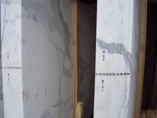 Statuario marmo, superficie di lastra – Marmi di Carrara – grigio chiaro, grigio (32)