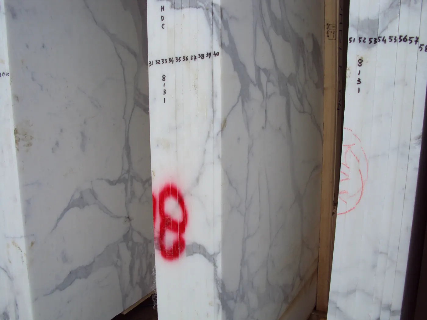 Statuario marble slab surface – Marmi di Carrara – grey, light grey (40)