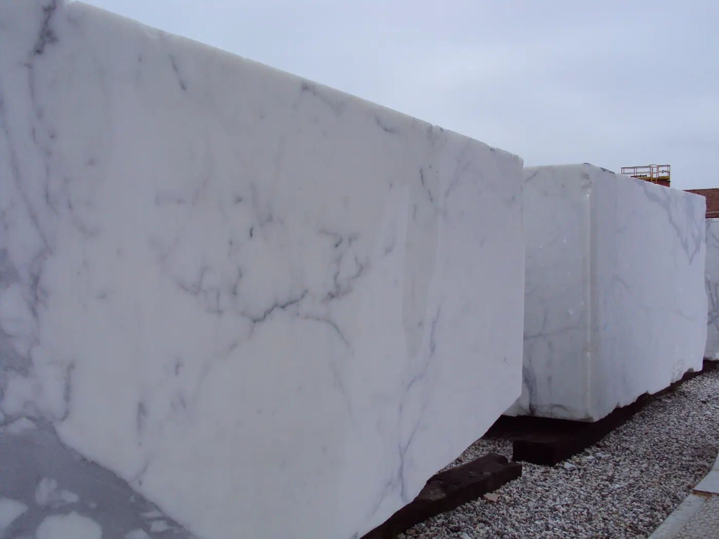 Statuario Marmor, Plattenoberfläche – Marmi di Carrara – grau, hellgrau (41)