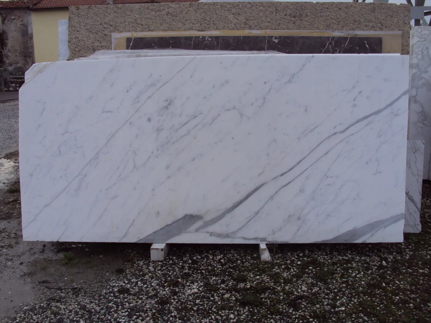 Statuario мрамор, поверхность плиты – Marmi di Carrara – серый, чёрный (43)