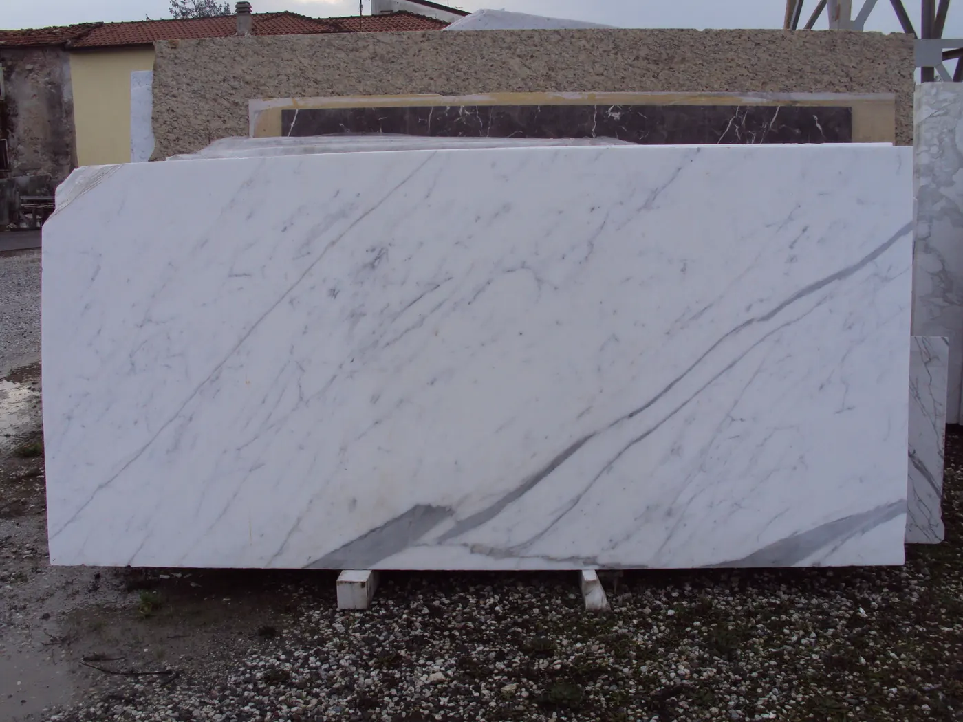 Statuario Marmor, Plattenoberfläche – Marmi di Carrara – grau, schwarz (44)