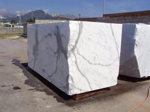 Statuario marmo, superficie di lastra – Marmi di Carrara – grigio, antracite (50)