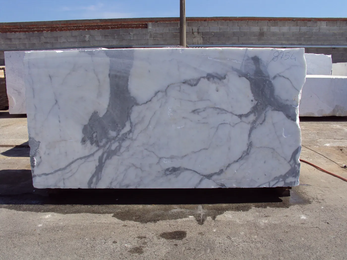 Statuario marmo, superficie di lastra – Marmi di Carrara – grigio, antracite (52)