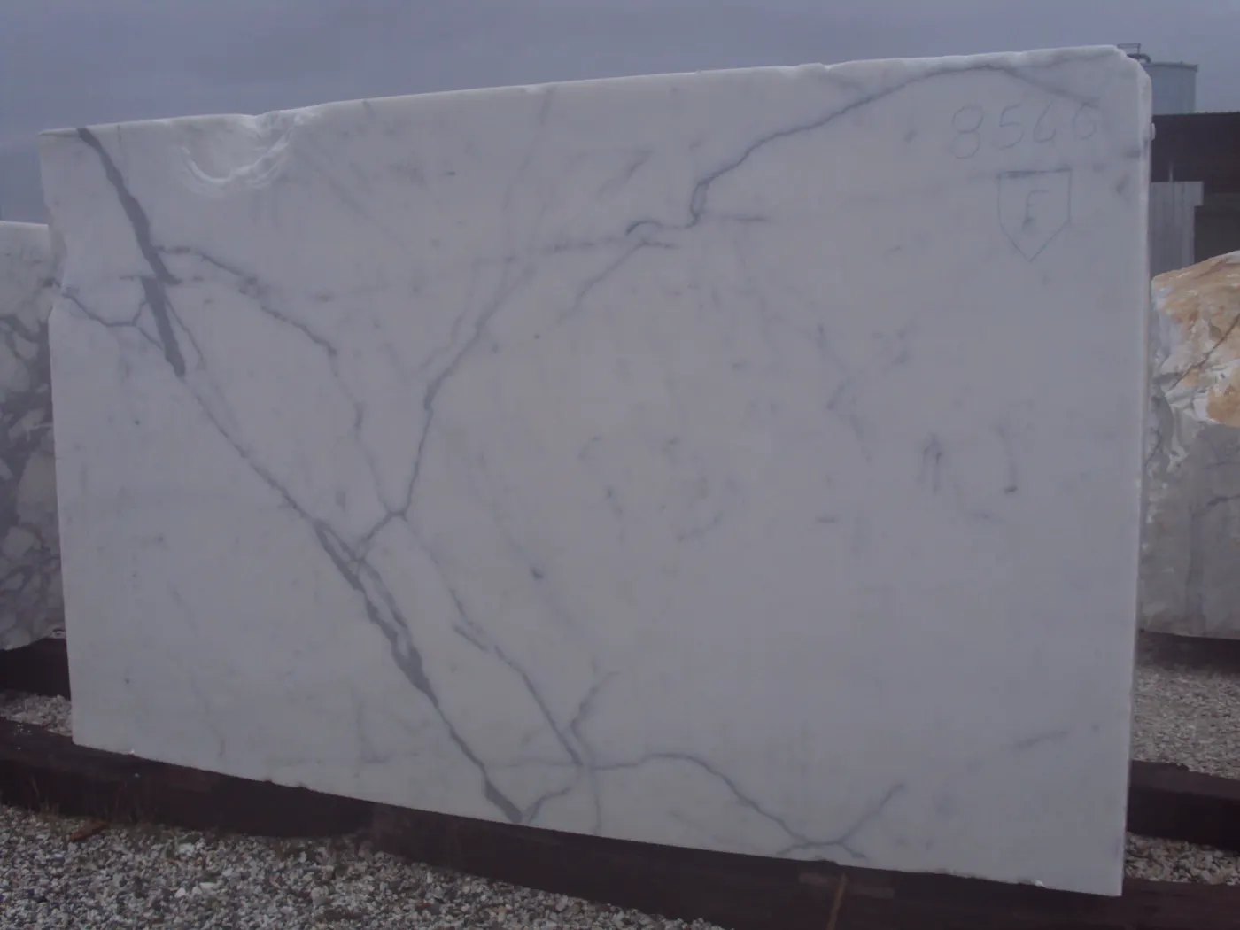 Statuario marmo, blocco di cava – Marmi di Carrara – grigio, antracite (62)