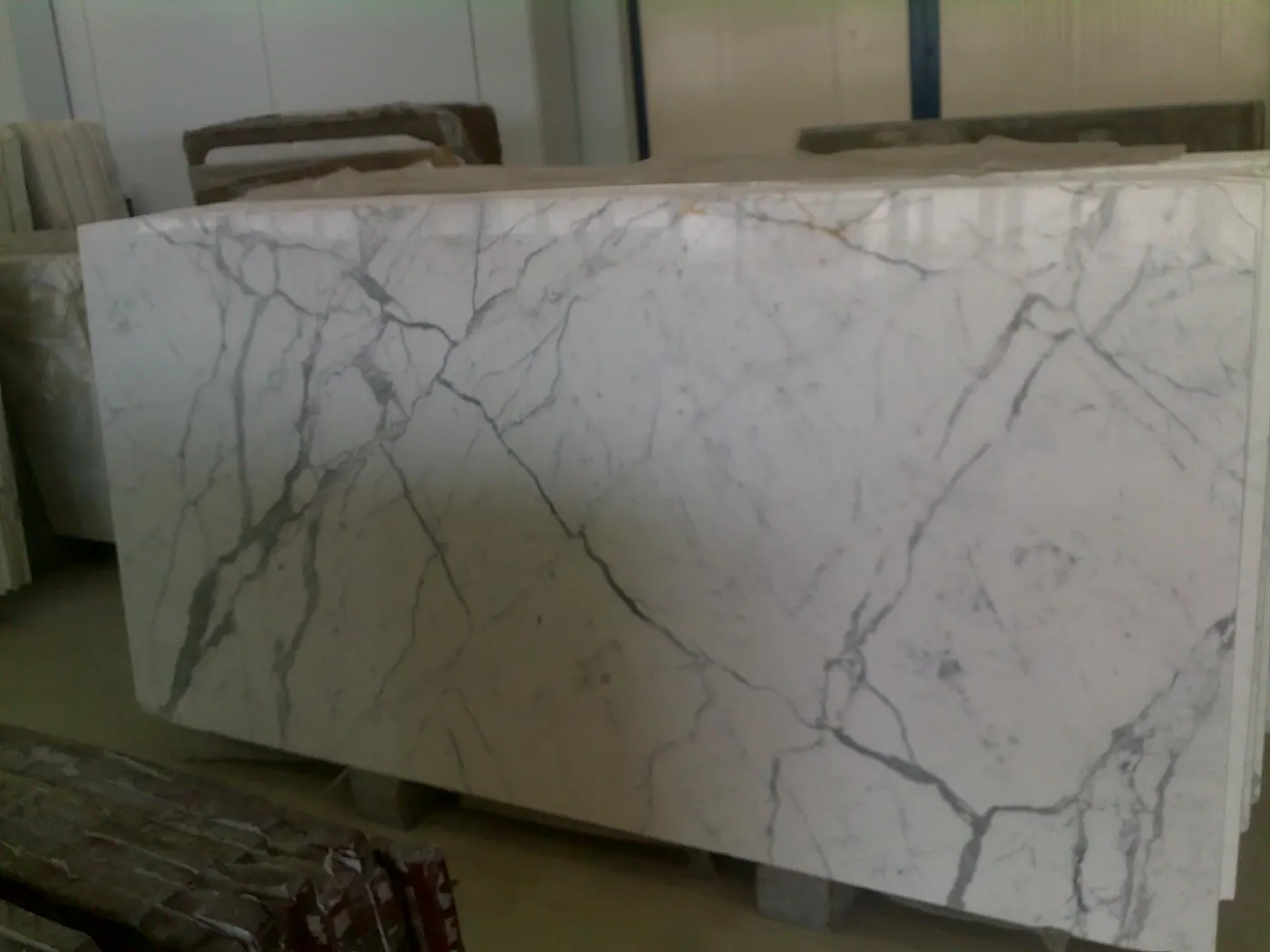 Statuario marmo, superficie di lastra – Marmi di Carrara – grigio, verde (64)