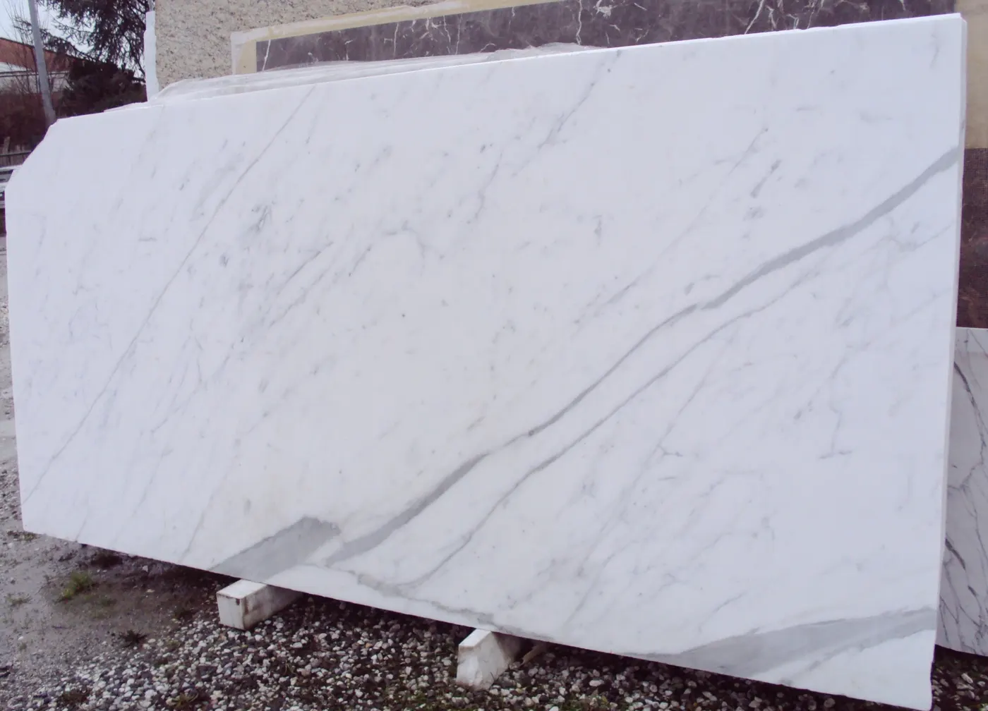 Statuario marbre, surface de dalle – Marmi di Carrara – gris clair, vert (65)