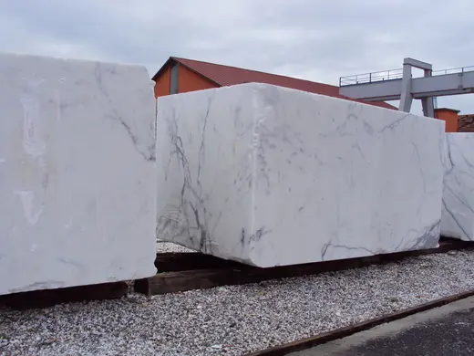 Statuario marmo, superficie di lastra – Marmi di Carrara – grigio chiaro, grigio (7)