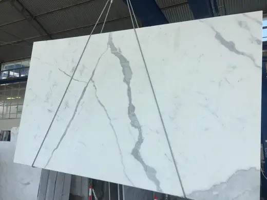 Statuario Extra Marmor, Plattenoberfläche – Marmi di Carrara – elfenbein, anthrazit (13)