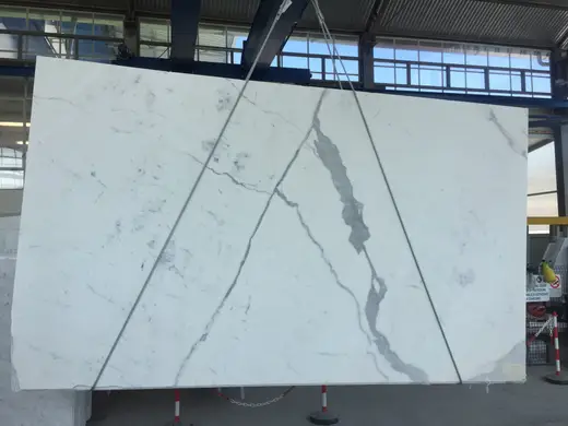 Statuario Extra Marmor, Plattenoberfläche – Marmi di Carrara – hellgrau, anthrazit (15)