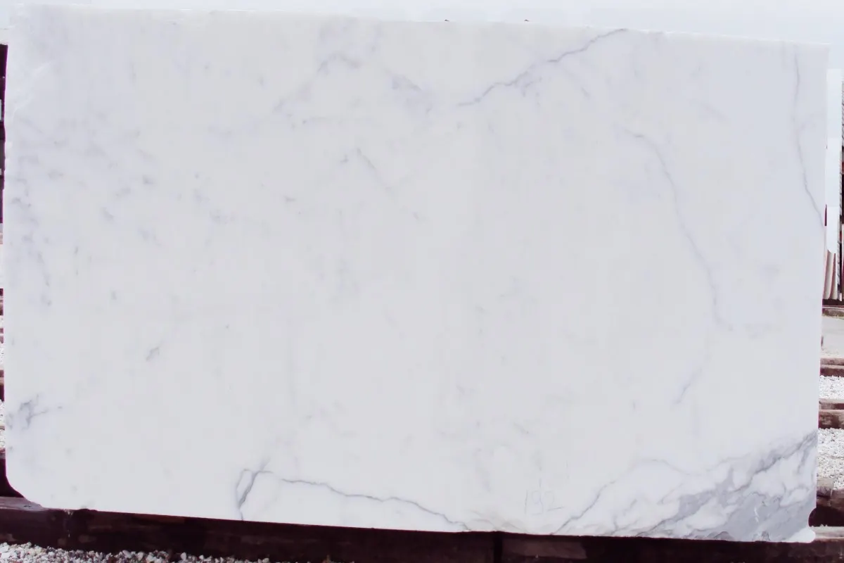 Statuario Extra marbre, bloc de carrière – Marmi di Carrara – ivoire, gris (33)