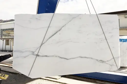 Statuario Extra Marmor, Plattenoberfläche – Marmi di Carrara – elfenbein, violett (36)