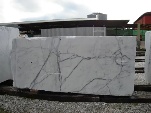 Statuario Extra Marmor, Plattenoberfläche – Marmi di Carrara – grau, violett (7)