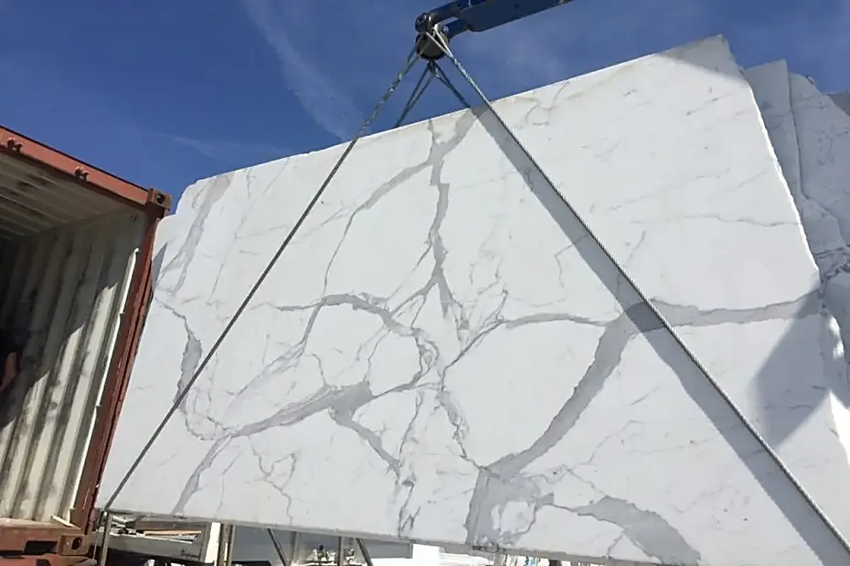 Statuario Extra mármol, superficie de losa – Marmi di Carrara – marfil, antracita (78)