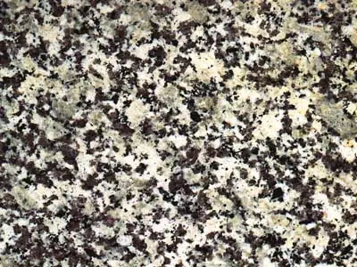 Strzegom Granit, polierte Probe – Marmi di Carrara – grau, anthrazit (1)