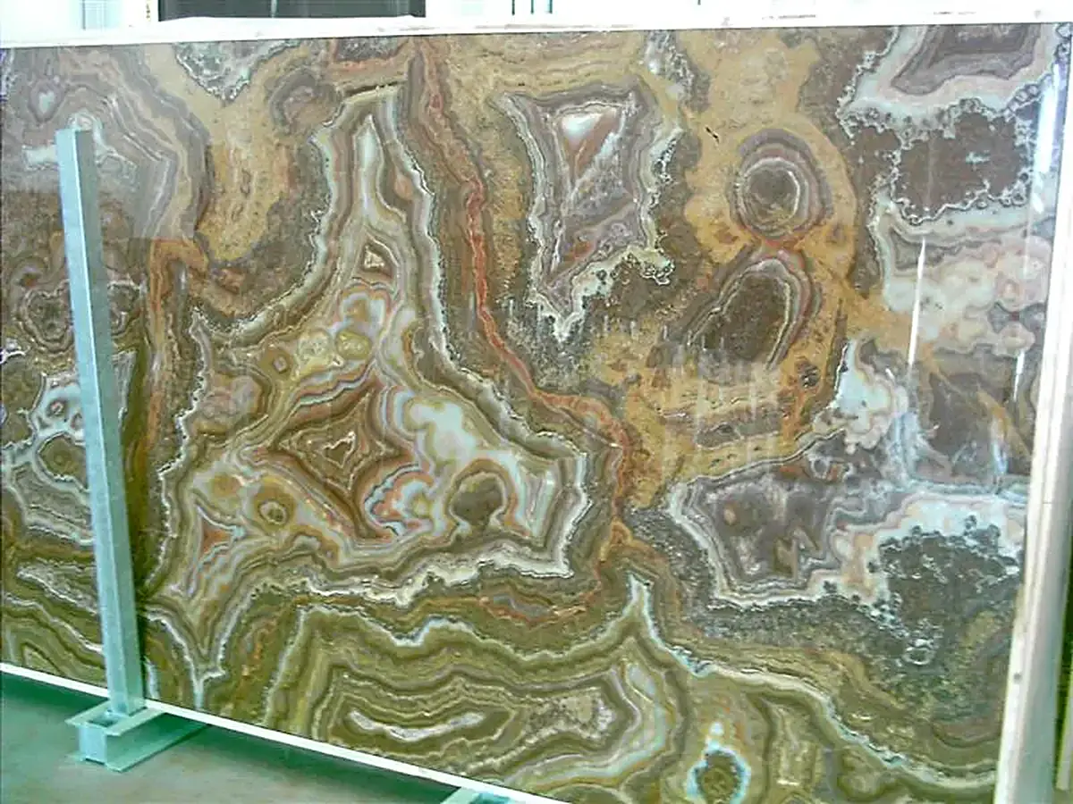 Tiger Onyx onyx slab surface – Marmi di Carrara – grey, green (1)