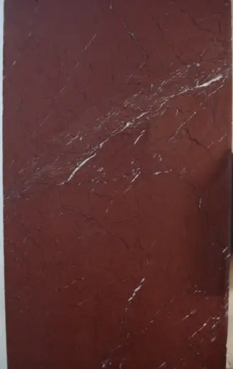 Tiger Red marmo, dettaglio di superficie – Marmi di Carrara – marrone, nero (5)