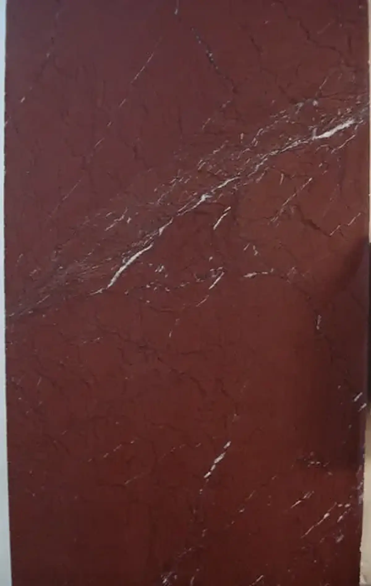 Tiger Red marbre, détail de surface – Marmi di Carrara – brun, noir (5)