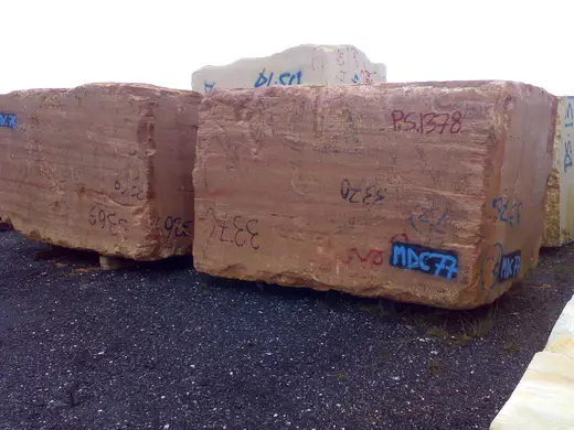 Travertino travertino, blocco di cava – Marmi di Carrara – antracite, viola (6)