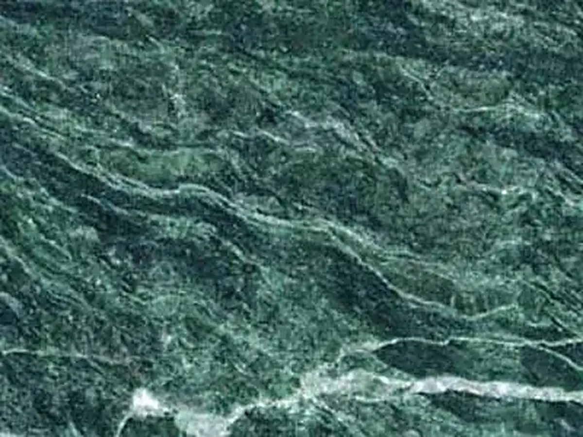 Verde Tikal Serpentinit, polierte Probe – Marmi di Carrara – anthrazit, grün (1)