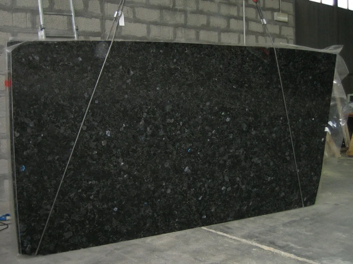 Volga Blue marble polished sample – Marmi di Carrara – black, green (2)