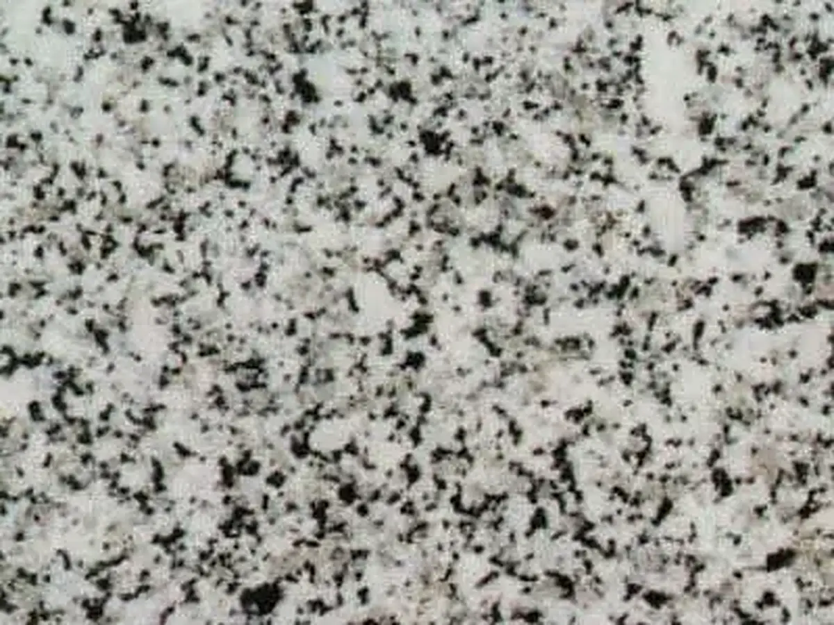White Safaga гранит, полированный образец – Marmi di Carrara – светло-серый, серый (1)