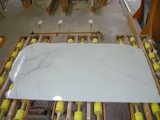 White Select marble slab surface – Marmi di Carrara – brown, light grey (1)